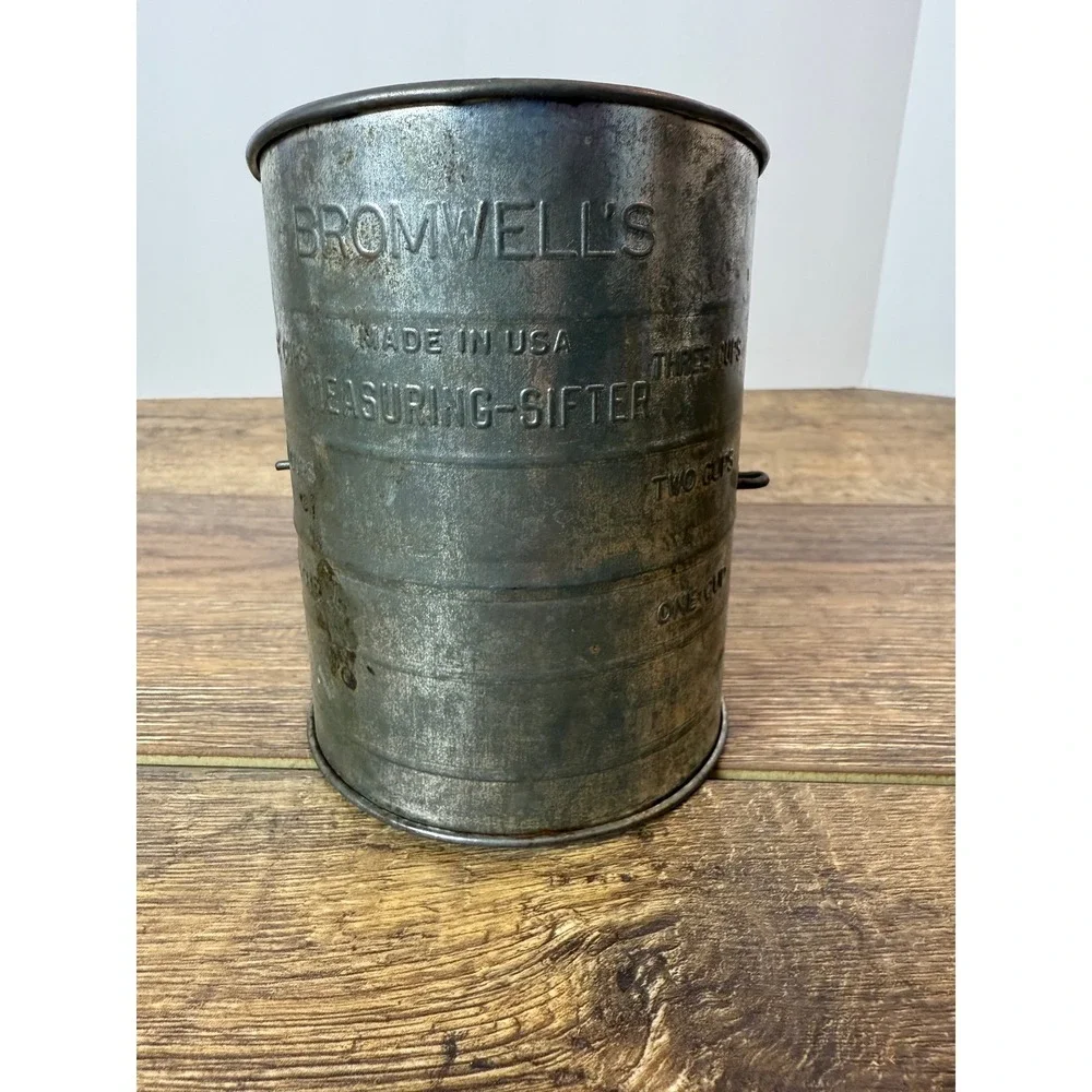 Vintage Bromwells Measuring Sifter 3‎ Cup Flour Sifter Kitchen Baking Tool